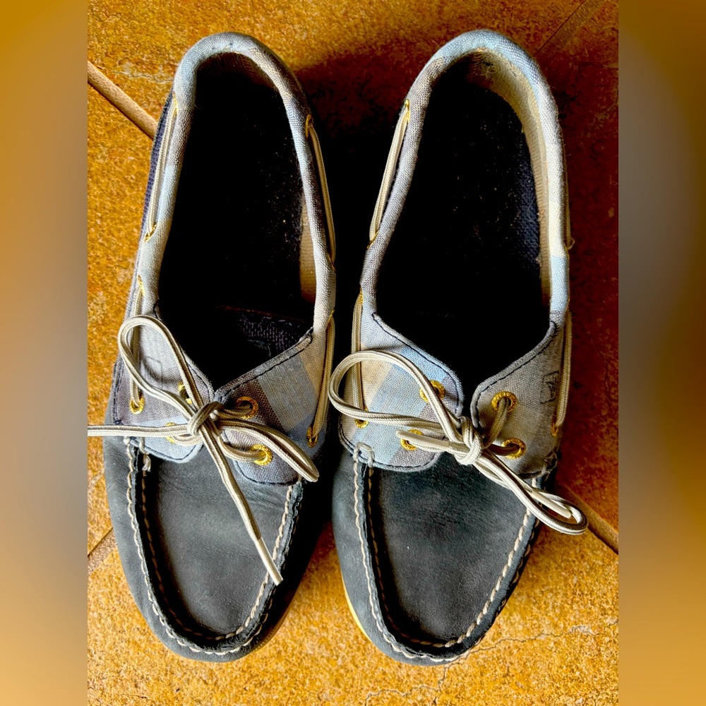 Sperry Woman’s Navy Boat Shoes.